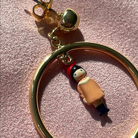 Les NEREIDES dog 🐕 Gold and Red Earrings with Playful Hoops - Picture 5 of 5